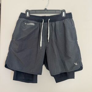 Vuori Kore 2-in-1 Performance Shorts Men’s L Gray Running Gym Activewear